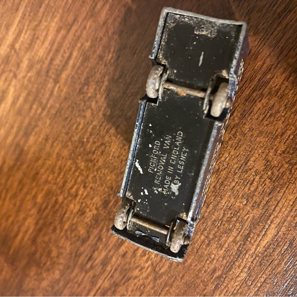 Vintage Lesney Matchbox No. 46 Pickfords Removers & Storers Removal Van BLUE - Picture 2 of 5